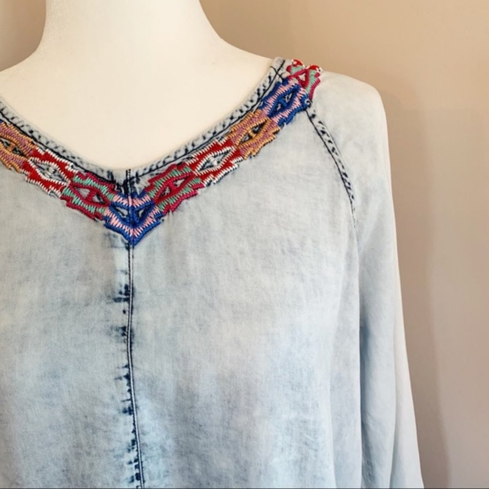 C est. 1946 Chambray Southwestern Embroidered Detailed Tunic Blouse Boho